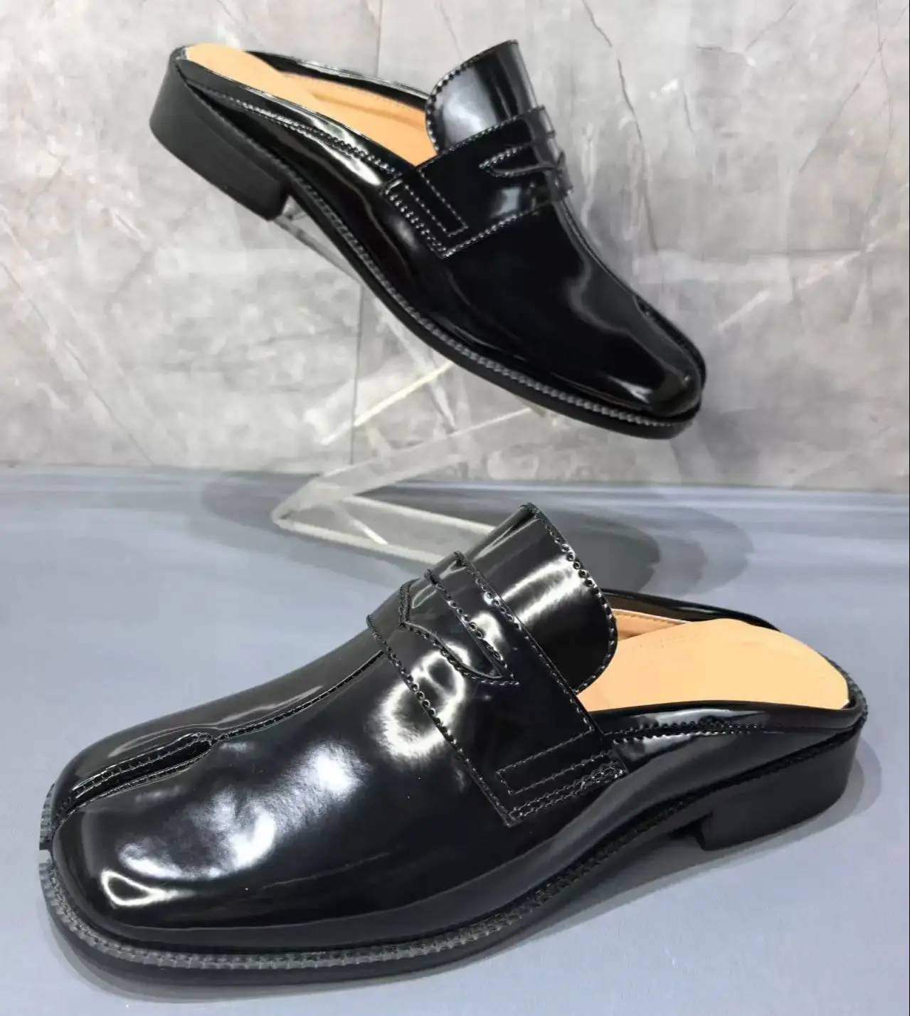 스플릿 토 타비 남성 슬리퍼 블랙 에나멜 가죽 샌들 남 - Men Shoes Black 리뷰 및 가격